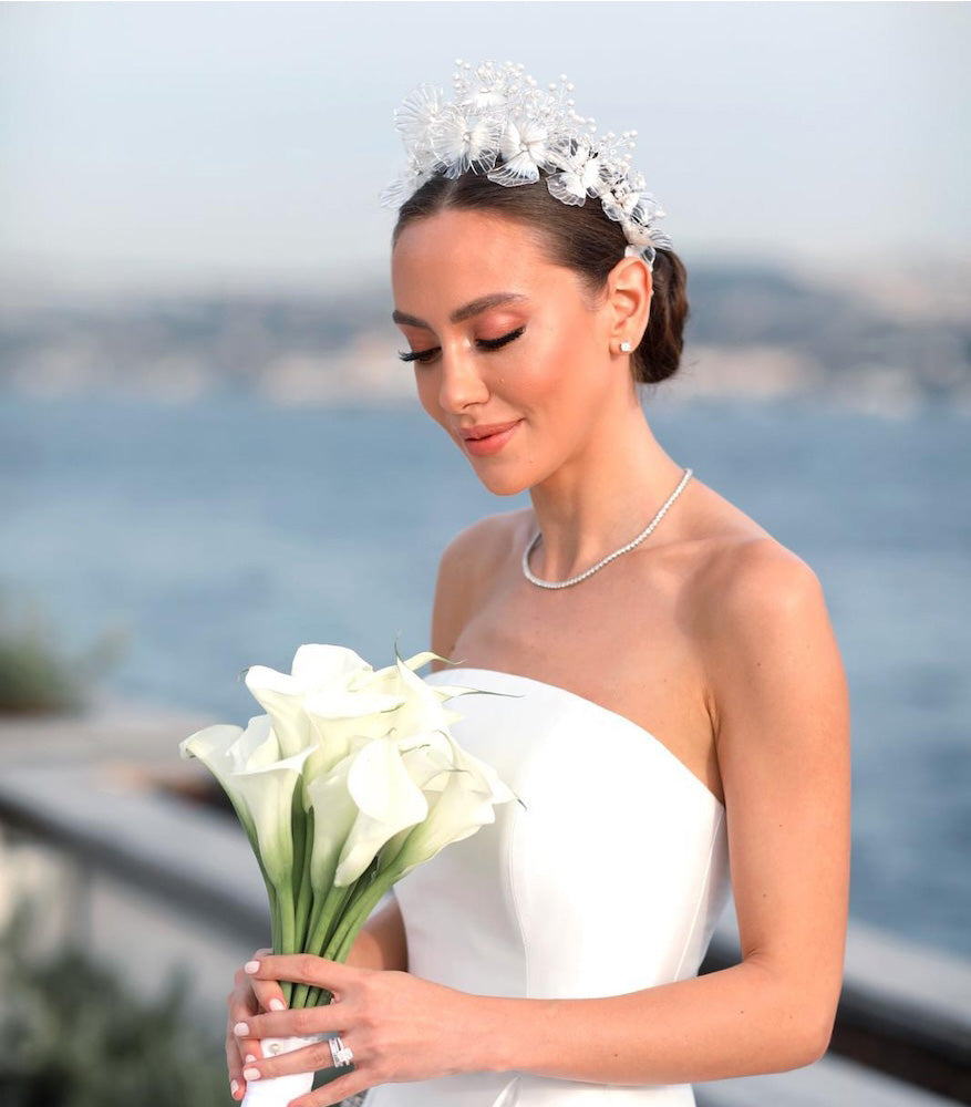 Complete Your Bridal Look: Must-Have Accessories for Your Wedding Day Look