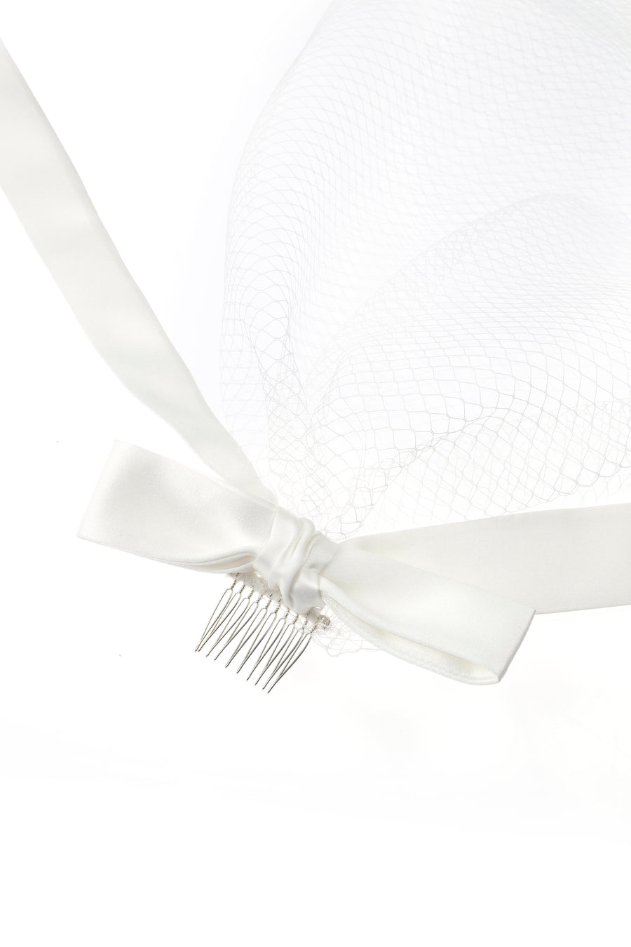 FIONA VEIL